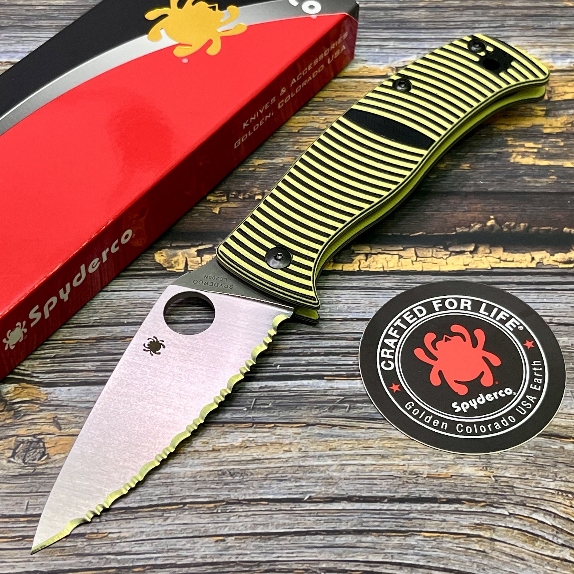 Нож складной Spyderco C217GS Caribbean, Serrated Blade