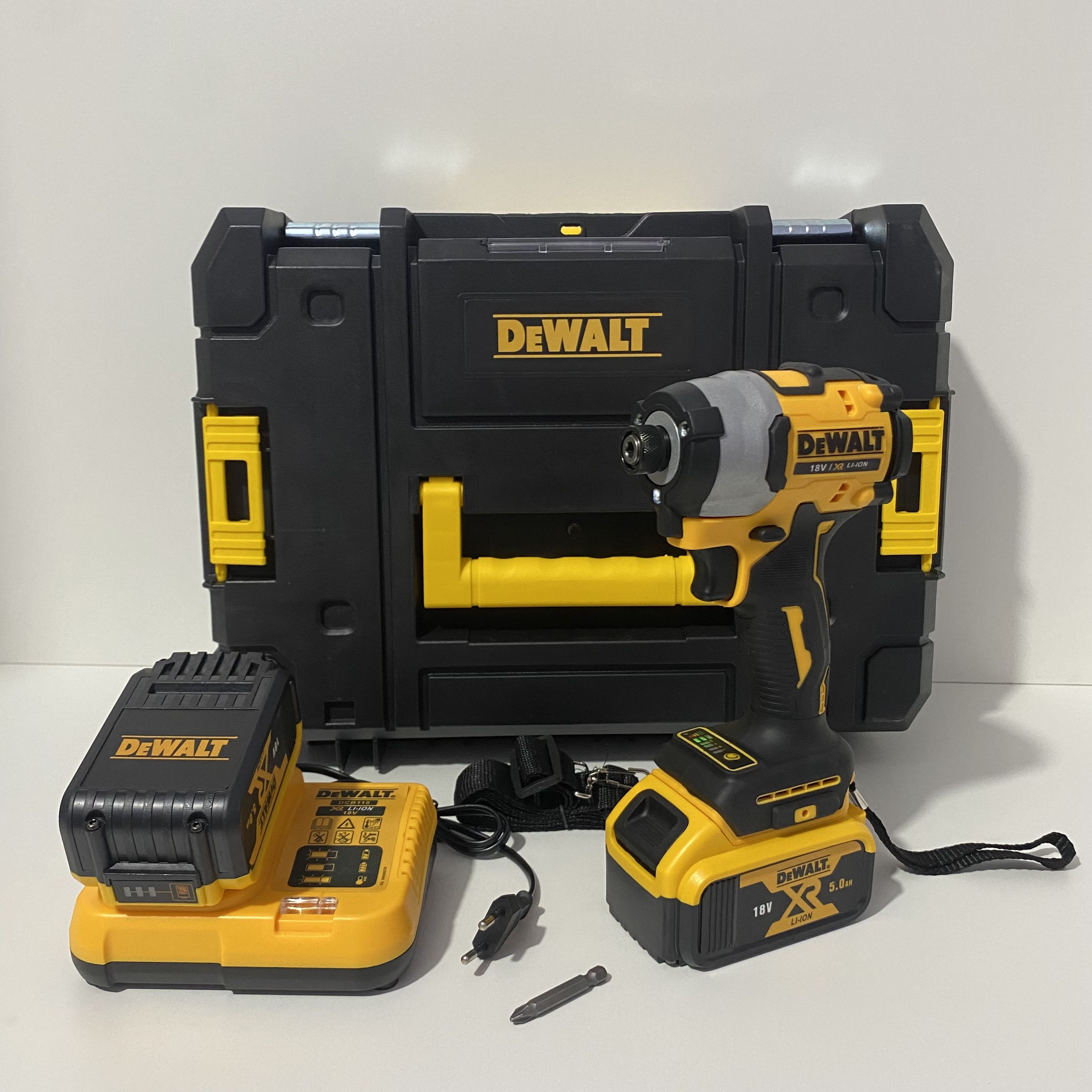 Аккумуляторный винтоверт Dewalt DCF850 18V