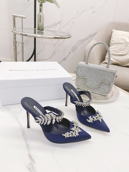 Туфли MANOLO BLAHNIK - купить с доставкой по выгодным ценам в интернет ...