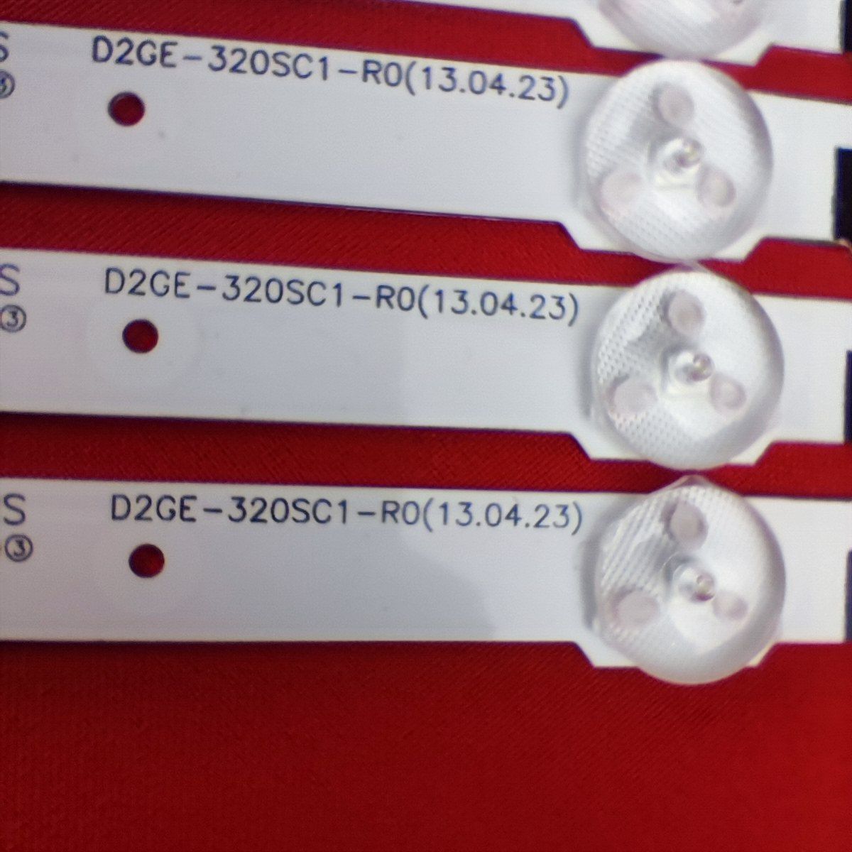 Подсветка для SAMSUNG UE32F4000AW UE32F5300AK UE32F4020AW UE32F5000AK UE32F5500AK UE32F6330AK UE32F5000AW UE32F5500AW UE32F4500AW UE32F6400AW UE32F5300AW; D2GE-320SC1-R0; SAMSUNG 2013SVS32H