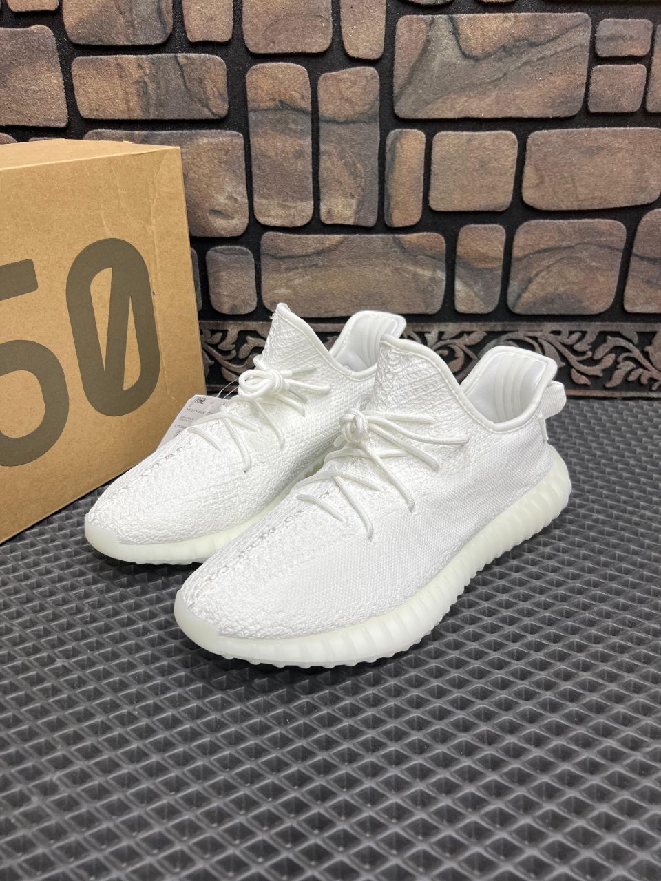 КроссовкиadidasxYeezyBoost350v2