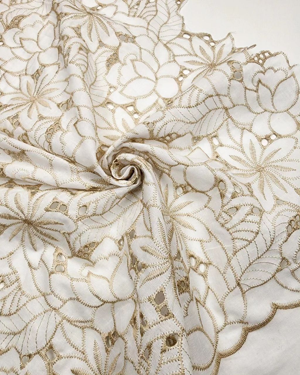 Ткань хлопок шитье белое с бежевой нитью, 1 метр