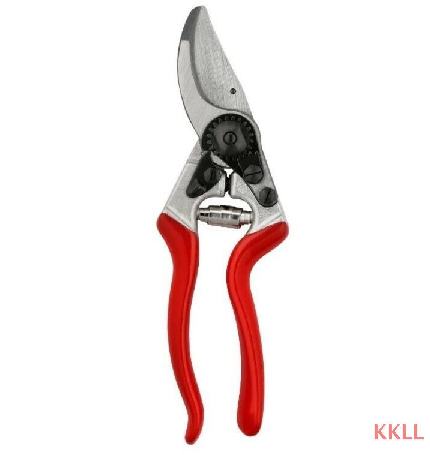 Секатор Felco 8 также можно использовать для обрезки копыт сельскохозяйственных коз.