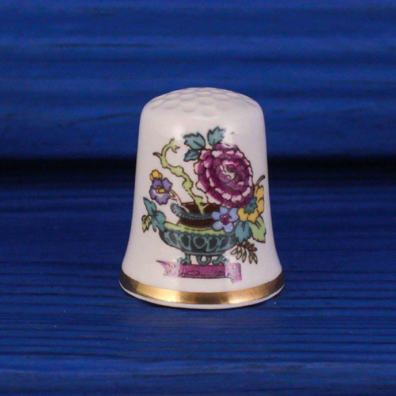 Винтажный фарфоровый наперсток Nabob от Mason's из серии Thimbles of the World's Greatest Porcelain Houses