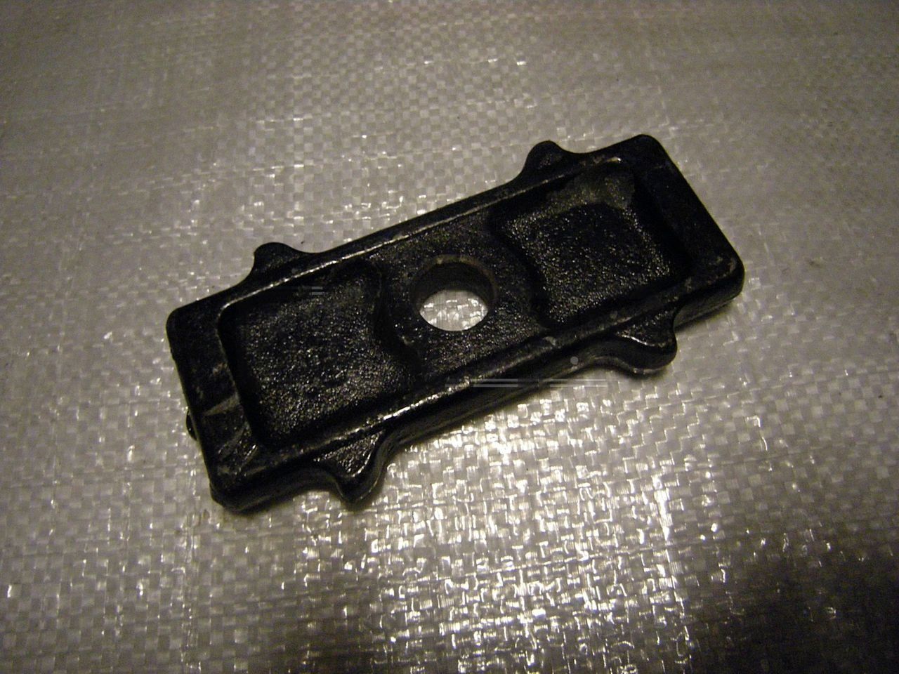 Подкладка рессоры уаз 452. Подкладка стремянки задней рессоры 452. Пластина уаз 469 на стремянки. 452-2912422-02 подкладка рессоры стремянки уаз 452 фигурная. Подкладка стремянок рессоры уаз 469.