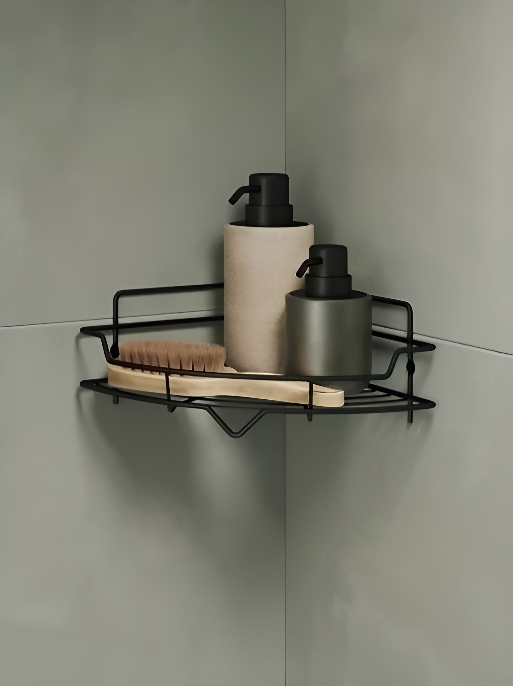 Фото товара на маркетплейсе ozon Полка для ванной настенная, одноярусная, угловая, стальная, чёрный матовый, Milardo, Grid, GRICC1BM44