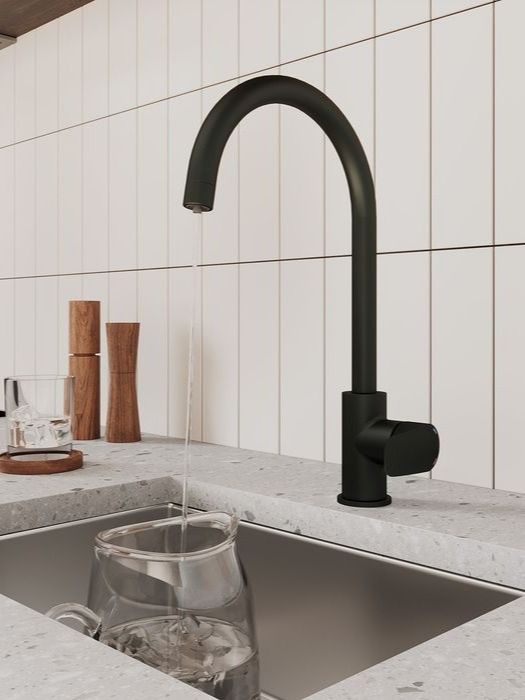 Фото товара на маркетплейсе ozon Смеситель для кухни с фильтром для питьевой воды, Milardo, черный матовый, Rora, RORBLFJM05