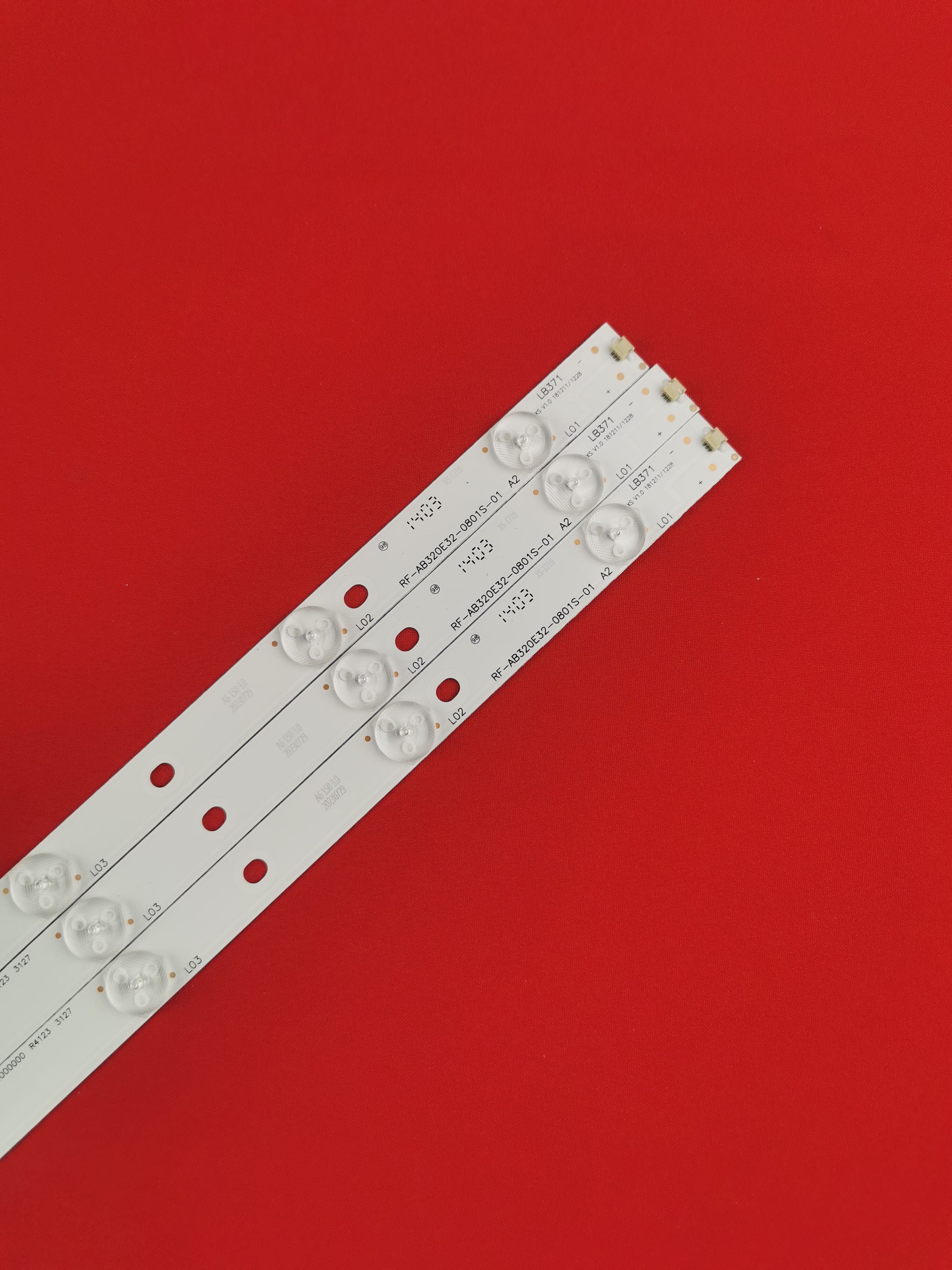 LED подсветка RF-AB320E32-0801S-01 A2 для тв BBK 32LEM-1003