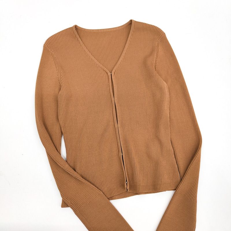 Кардиган длинный розовый бонприкс. Тонкий трикотажный кардиган женский. Облегающие кардиганы. Обтягивающий кардиган. Футболка на пуговицах женская.