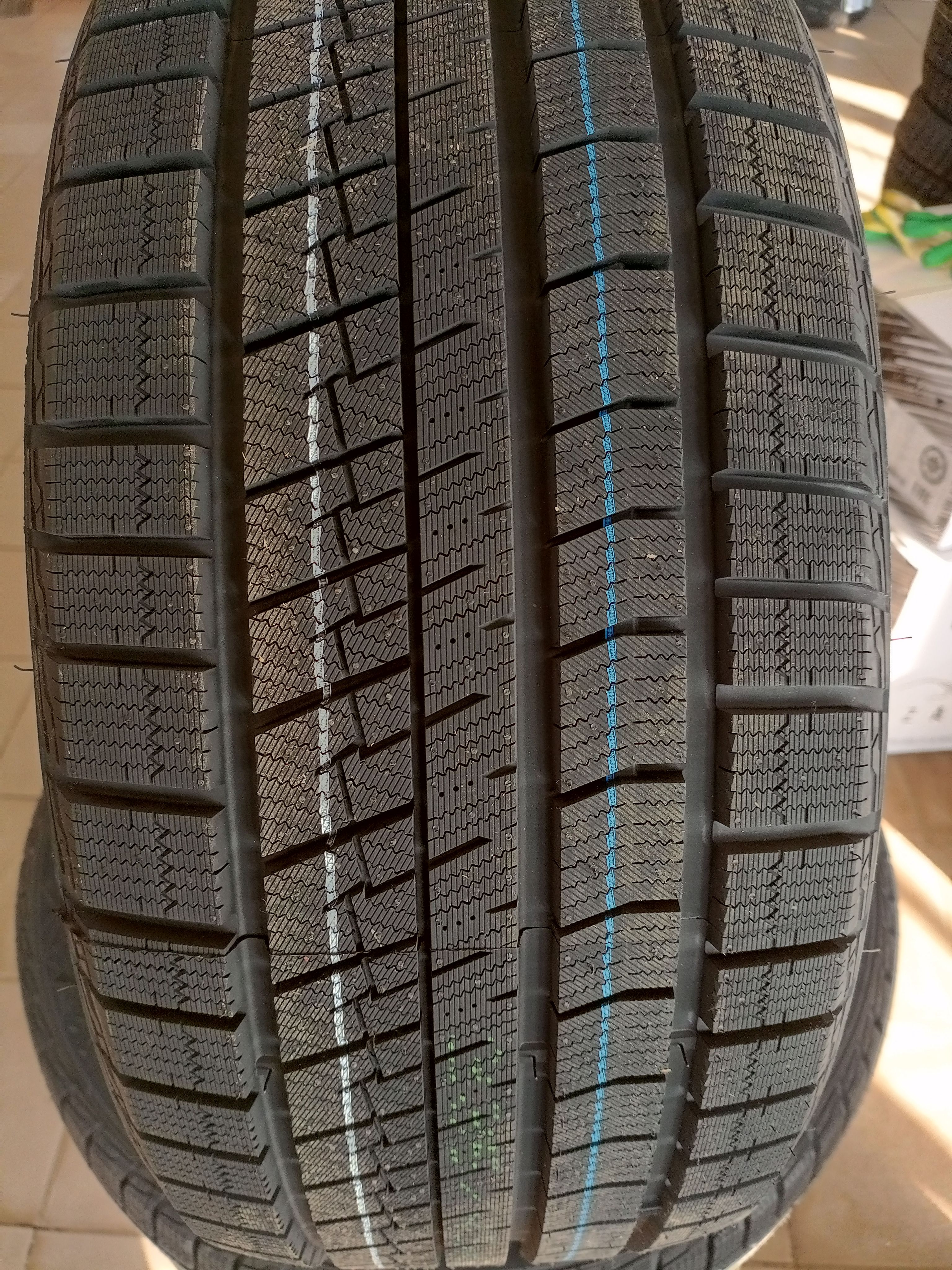 ROTALLA Setula W Race S360 Шины  зимние 215/50  R17 95T Нешипованные