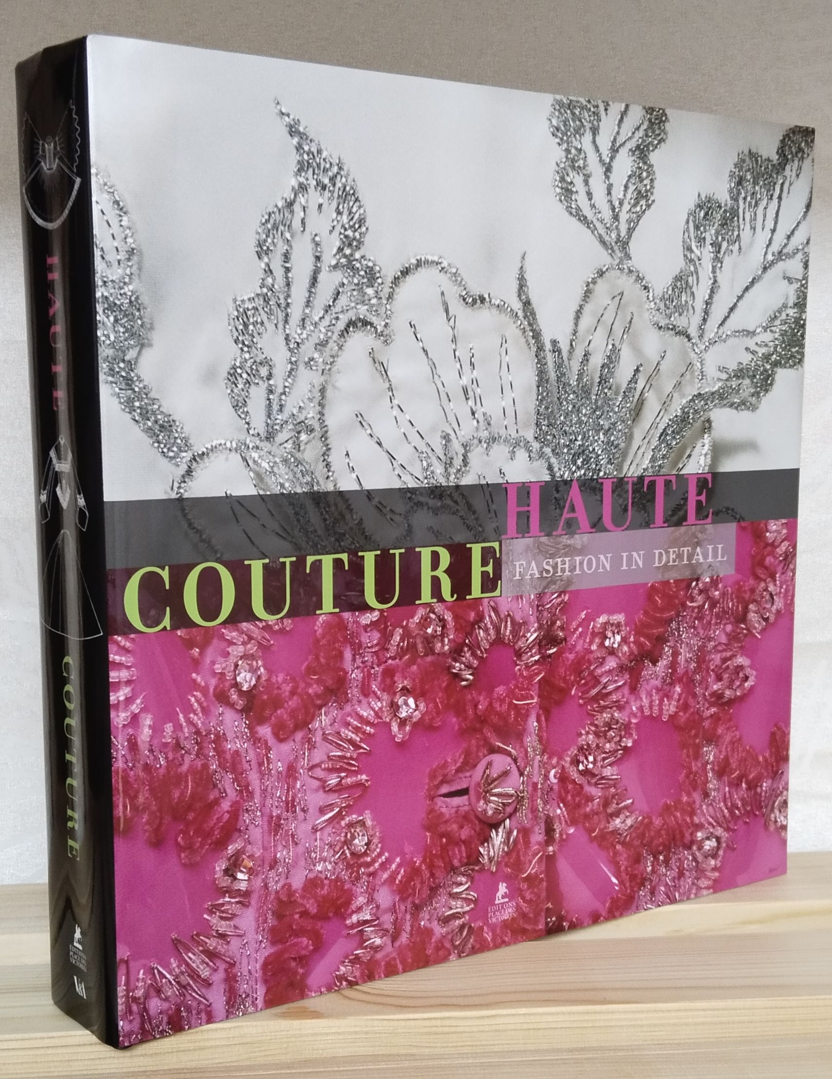 Haute Couture. Fashion in Detail