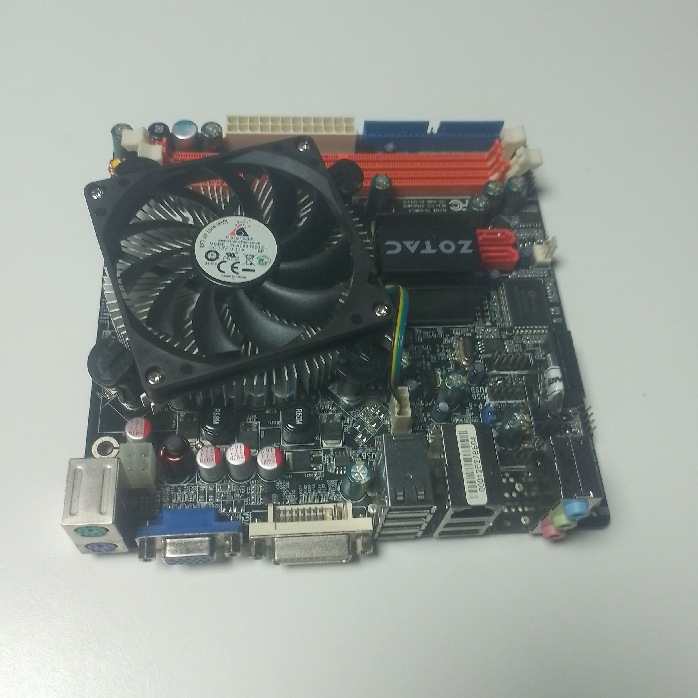 МатеринскаяплатаZotcNF630I-H-E,NF630i,GF7100S775,2xDDR2-800,WIFiMini-ITX,e5400,кулер