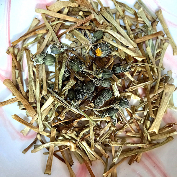 сушеные листья и корни одуванчика для чая