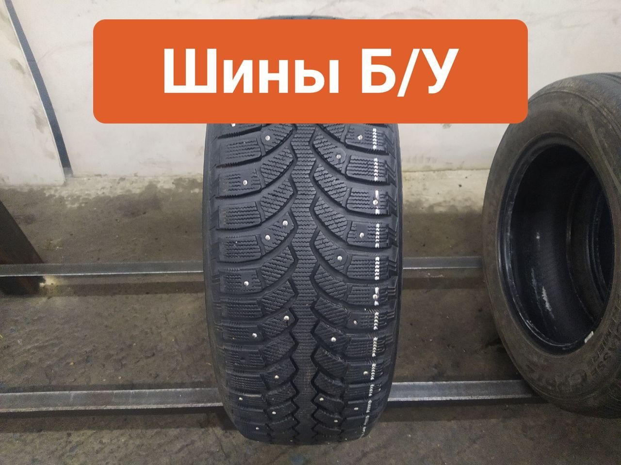 Bridgestone1шт.BlizzakSpike01T0052593Шиныспробегомзимние255/60R18112TШипованные