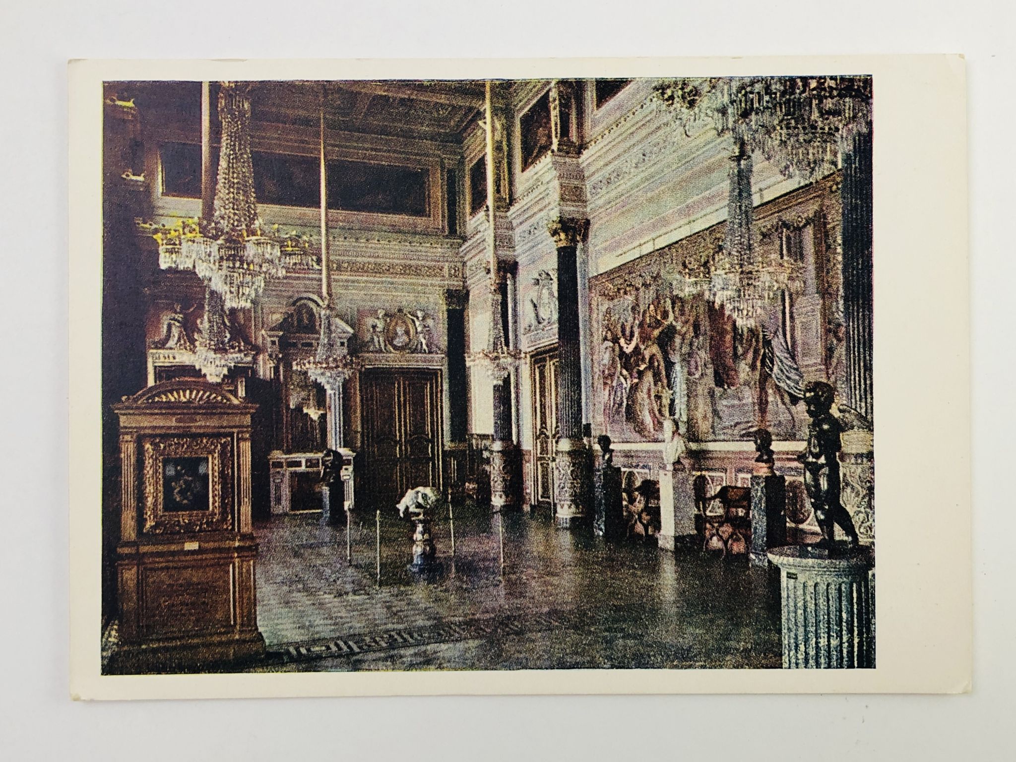 Эрмитаж зал 214. Леонардо да винчи эрмитаж какой зал. Эрмитаж факты. Эрмитаж интересные факты для детей. Эрмитаж залы леонардо да винчи.