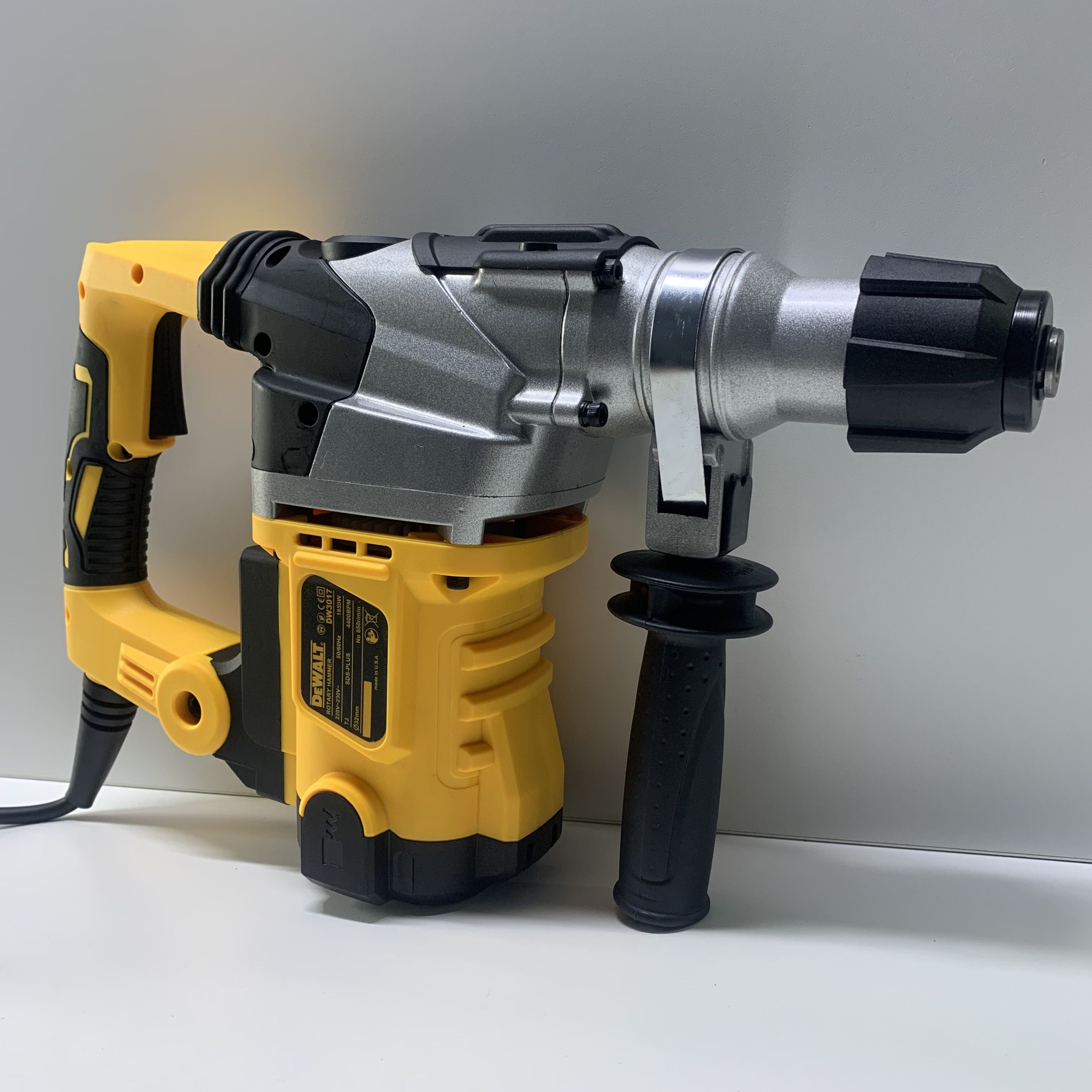 DeWalt Перфоратор 1680 Вт, 0 акк.