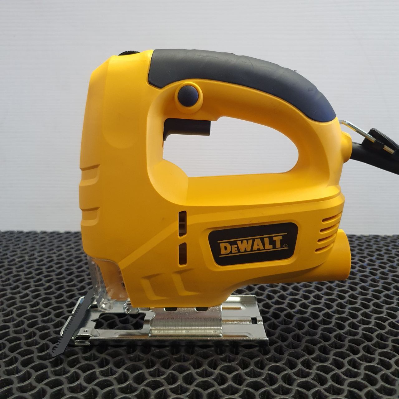 СетевойэлектролобзикDeWalt65-3220В650Вт