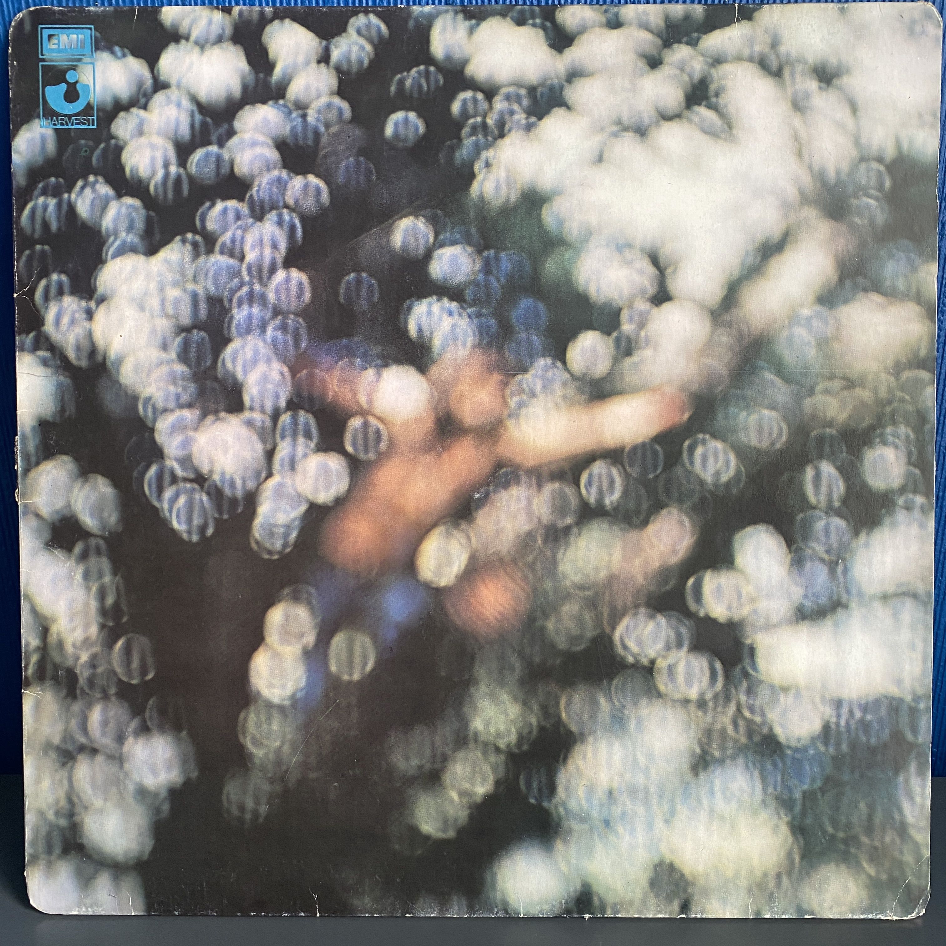 Pink floyd obscured by clouds. 1972 - obscured by clouds. Pink floyd obscured by clouds обложка аудиокассеты. Pink floyd obscured by clouds 1972. Pink floyd обложки альбомов obscured by clouds.