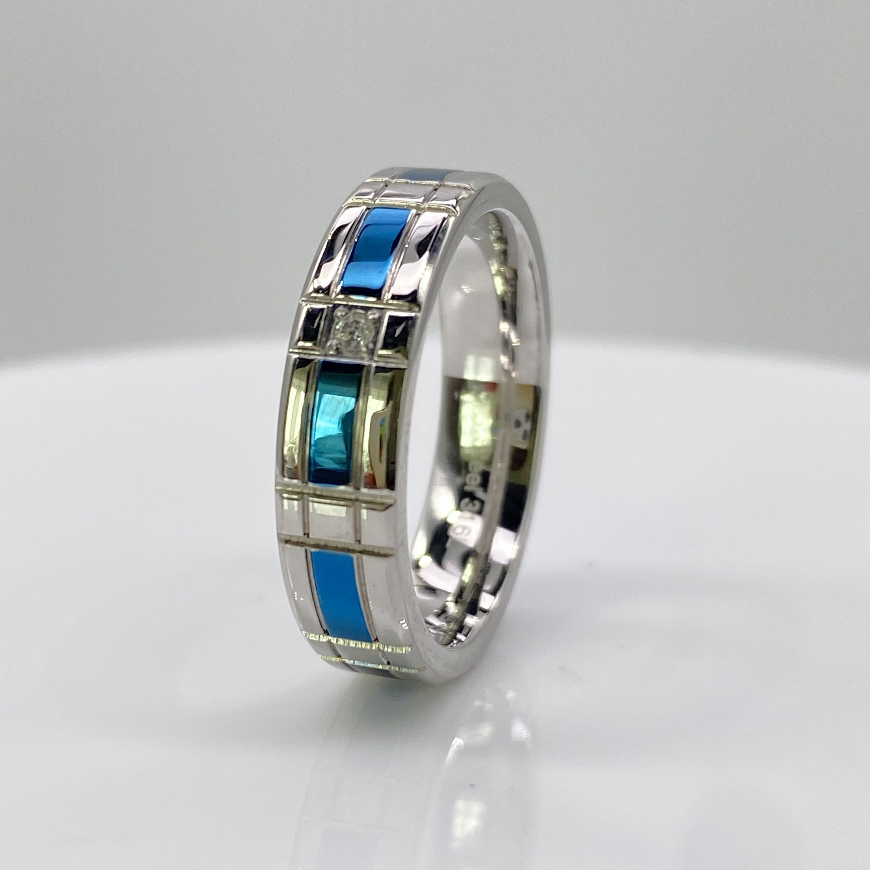 Премиальная японская бижутерия. кольцо унисекс из стали 316 L с цирконом . PVD покрытие . размер 18 гарантия 5 лет