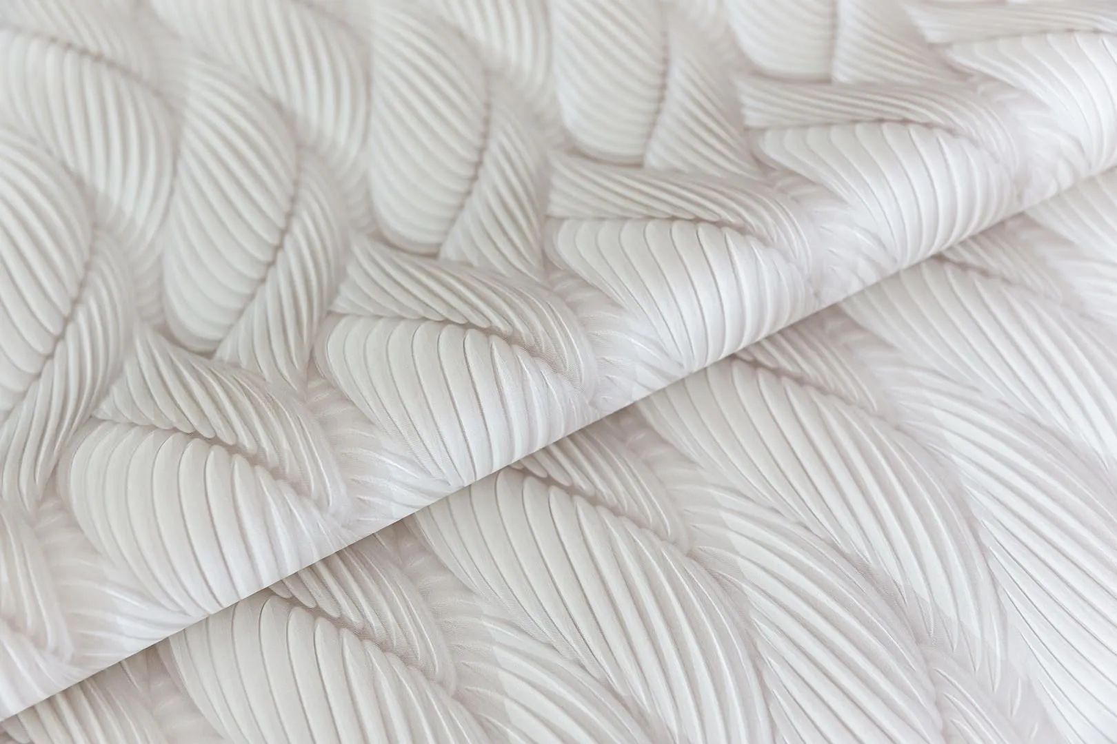 KM6902 Обои виниловые на флизелиновой основе Трессаж мотив, бежевый KЕРАМА МАРАЦЦИ Цена за 1шт.