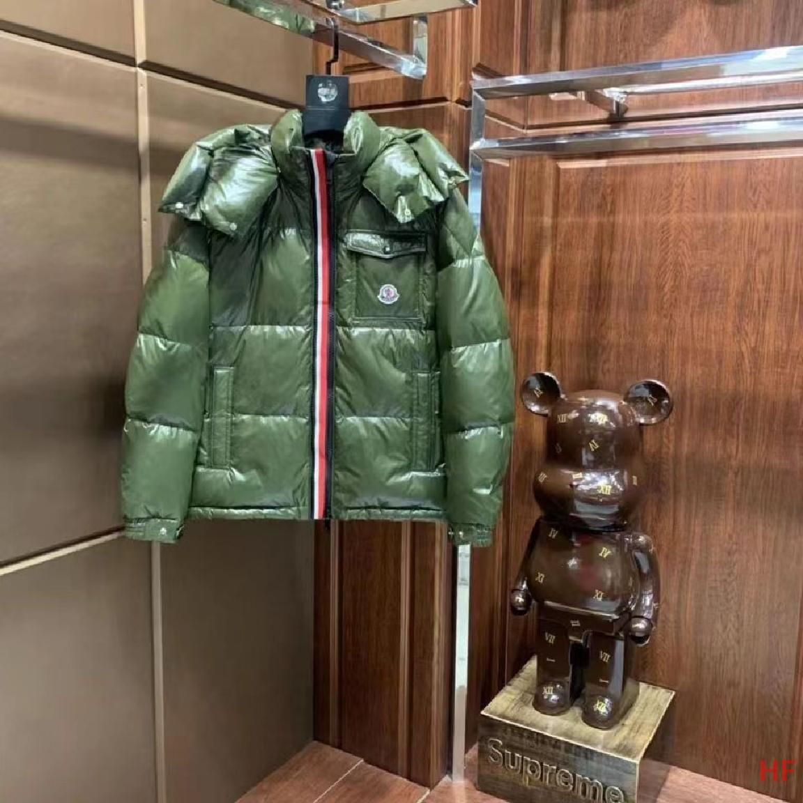 ПальтоутепленноеMONCLER