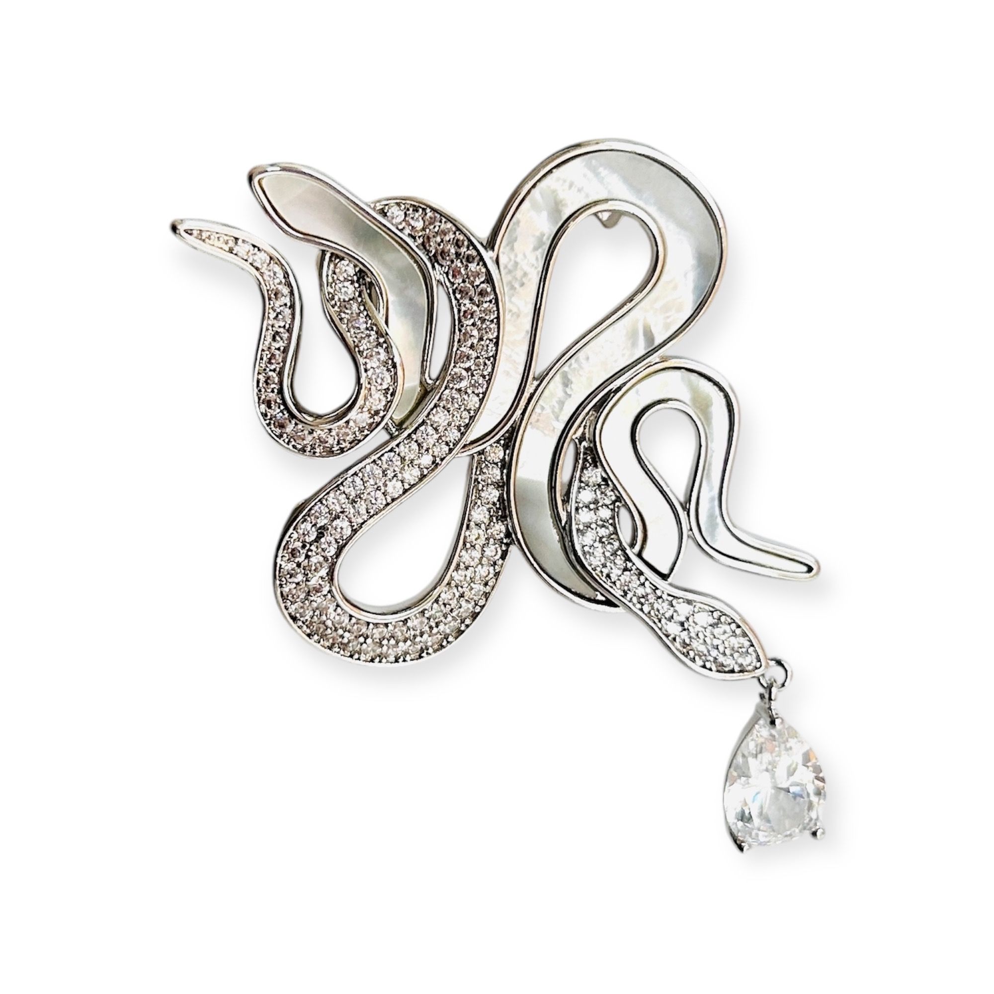 Брошь Премиальная "Изящные Серебристые Змейки с Натуральным Белоснежным Перламутром Усыпанные Сияющими Кубическими Цирконами с Кристальной Подвеской"