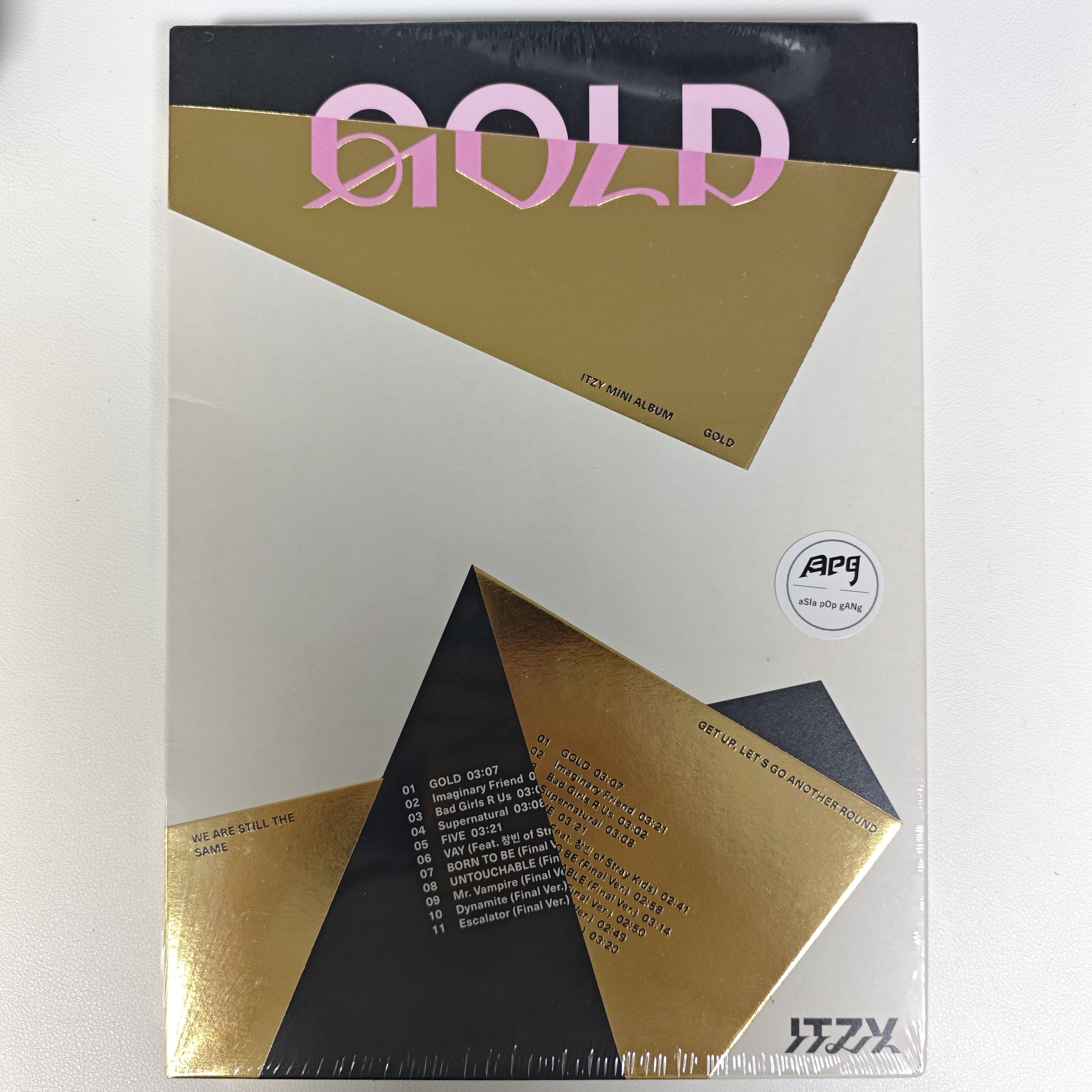 Альбом ITZY - GOLD STANDARD,GOLD