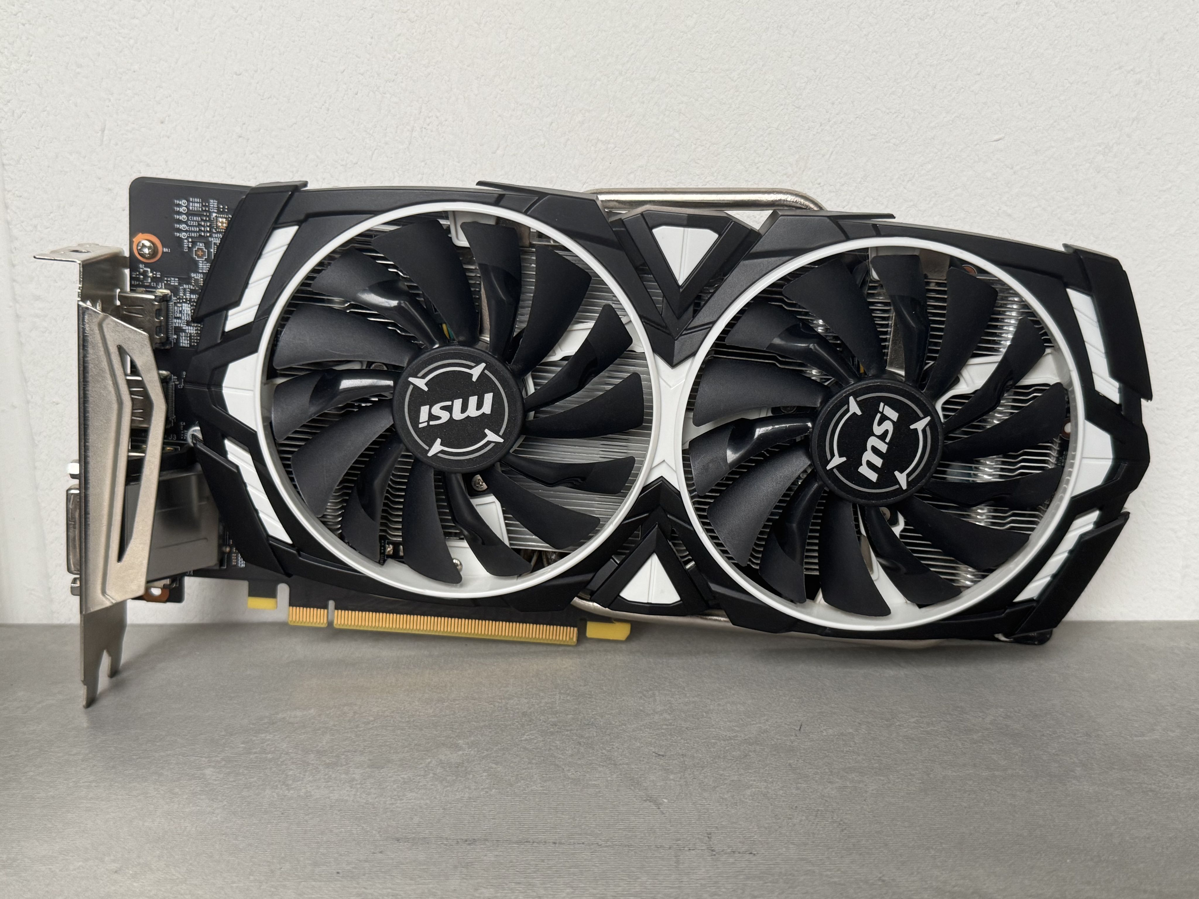 MSI Видеокарта 3 ГБ (Gtx 1060 armor 3gb)