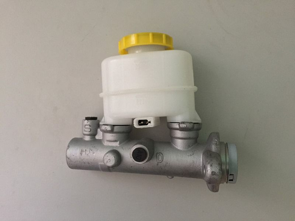 Цилиндр тормозной главный для Nissan Almera Classic B10, Almera N15 N16 ...