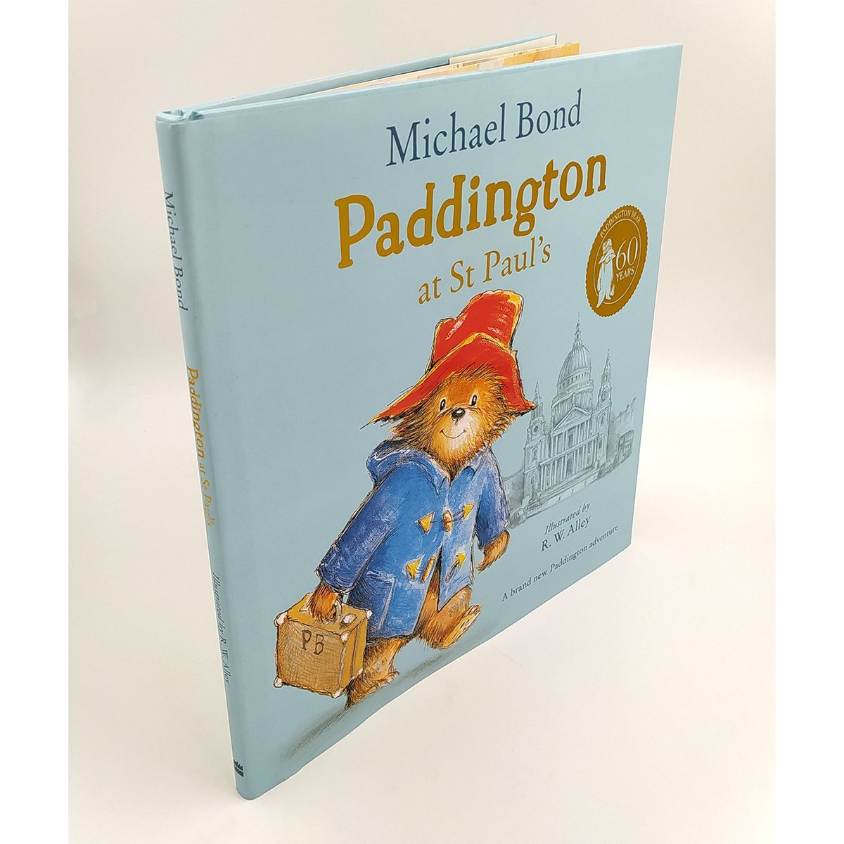 Paddington at St Paul's медвежонок Паддингтон | Бонд Майкл