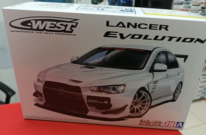 Сборная модель Aoshima 1:24 05897 Mitsubishi Lancer Evolution X C-West