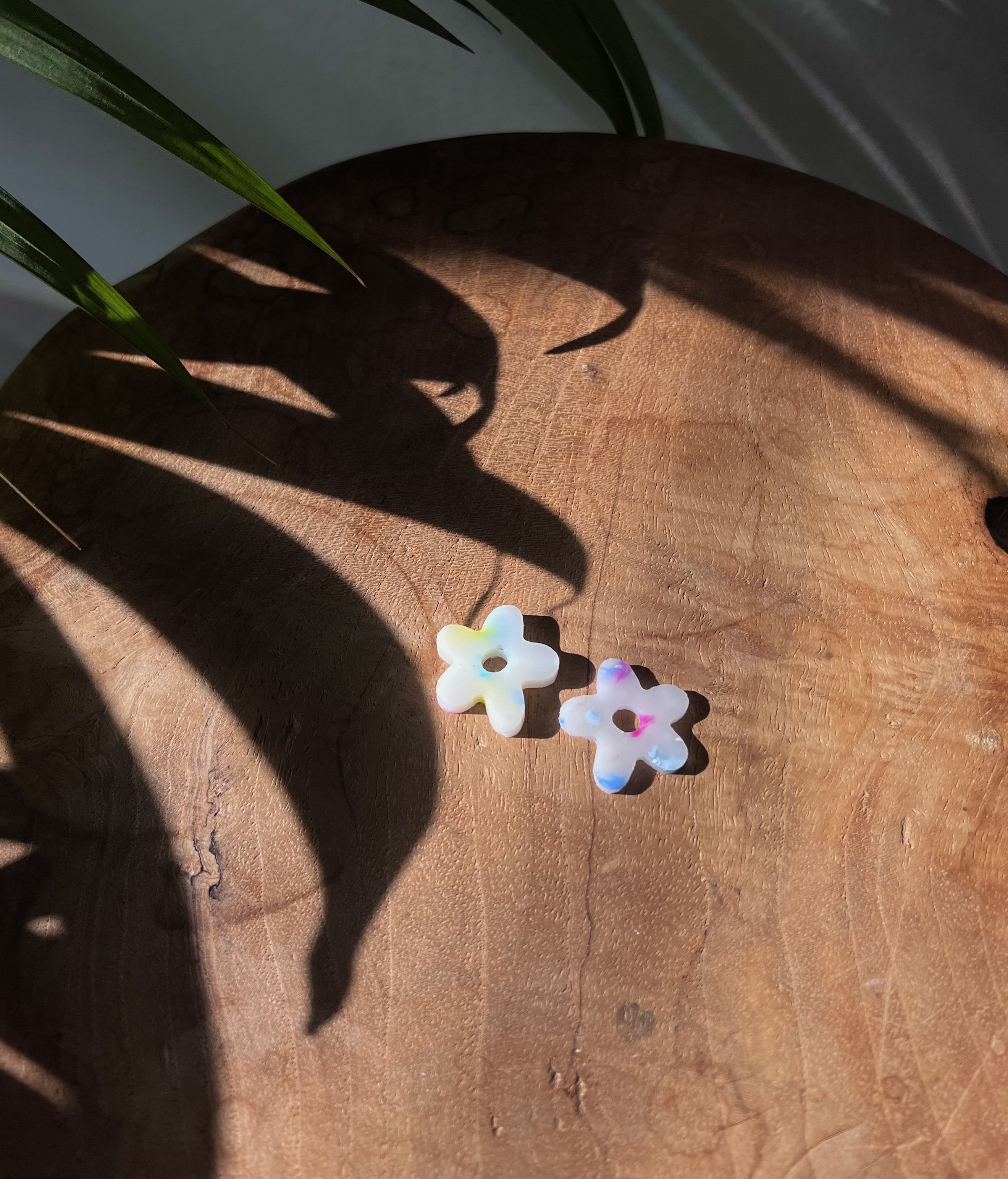 Подвеска из переработанного пластика Recycled Floral SOLOMA Confetti