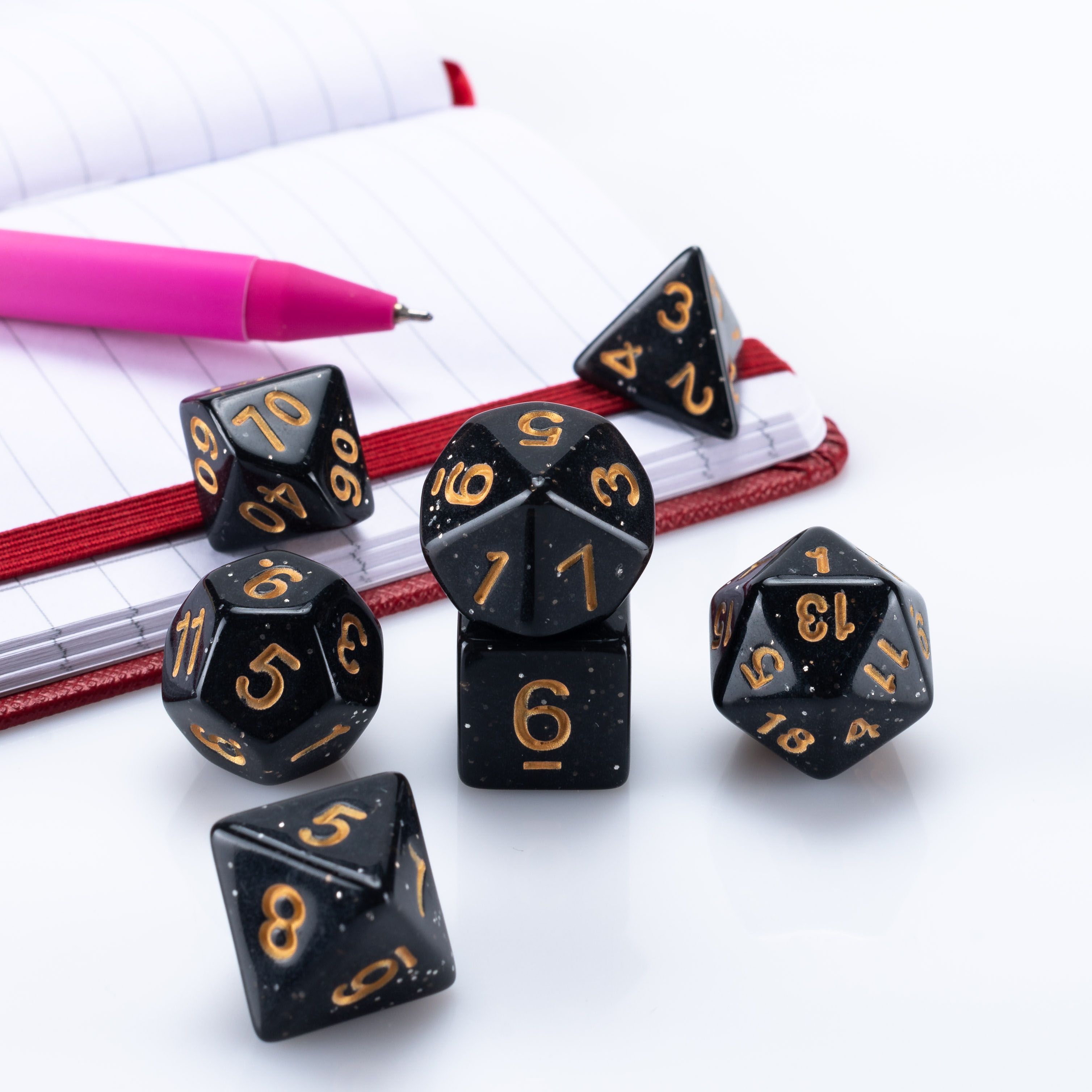 Кости игральные для Dungeons & Dragons, кубики для DnD и настольных ролевых  игр (дайсы ДнД) 7 шт. - купить с доставкой по выгодным ценам в  интернет-магазине OZON (971748161)