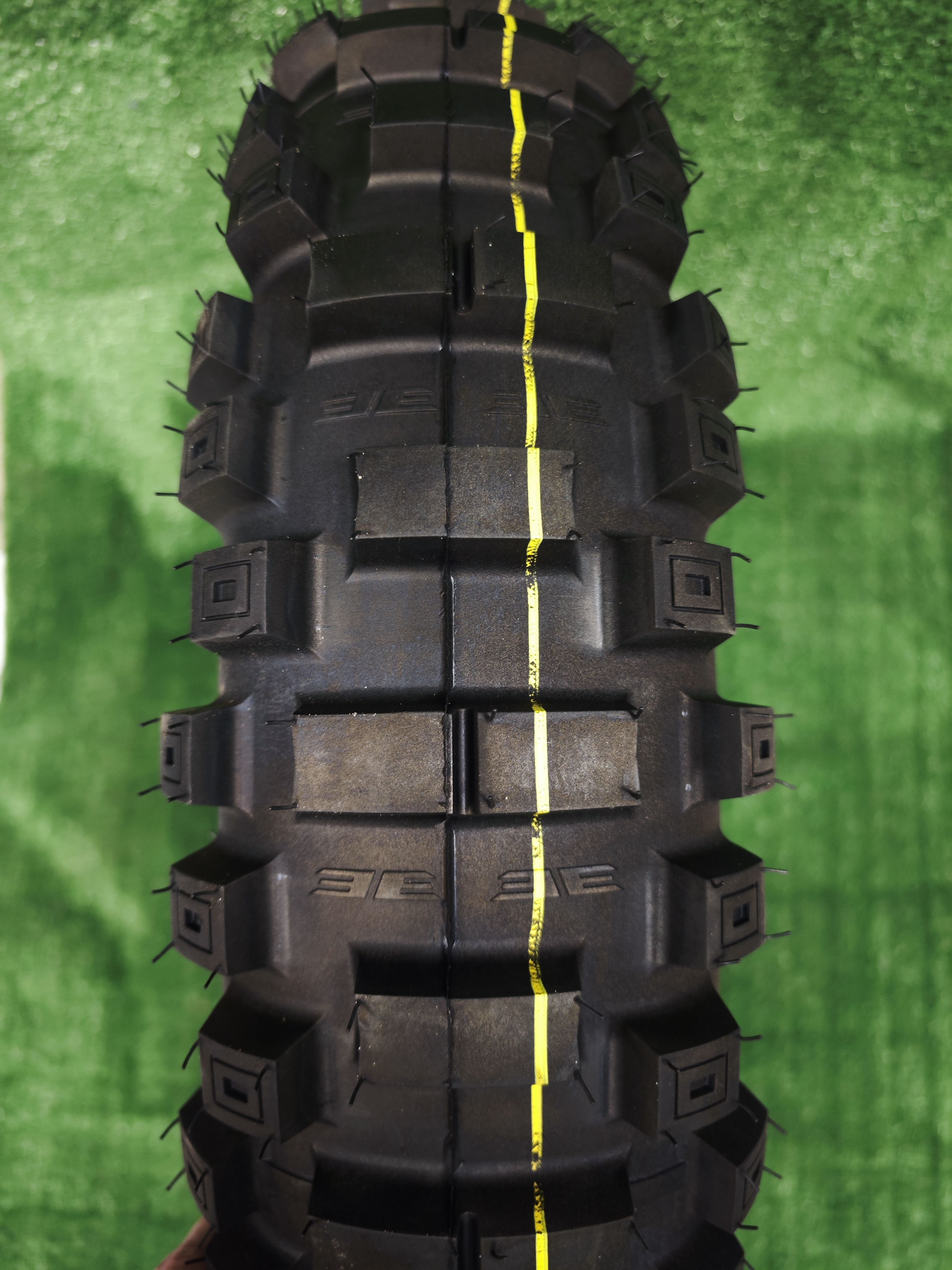 FALLBERYБЕРИИЕБОШМотошины140/80R183S