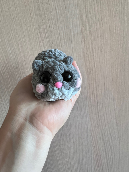 Вязаная игрушка хомяк. Мягкая игрушка хомячок из мема купить на OZON по ...