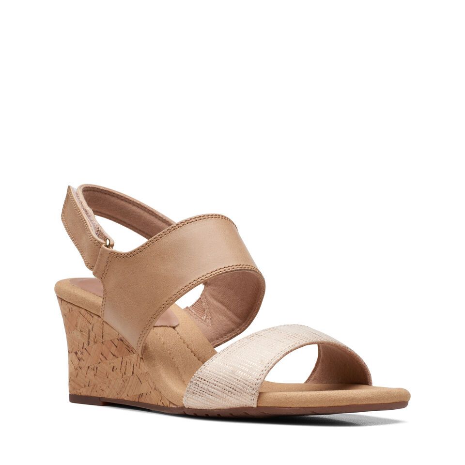 Босоножки Clarks купить на OZON по низкой цене (1474171418)