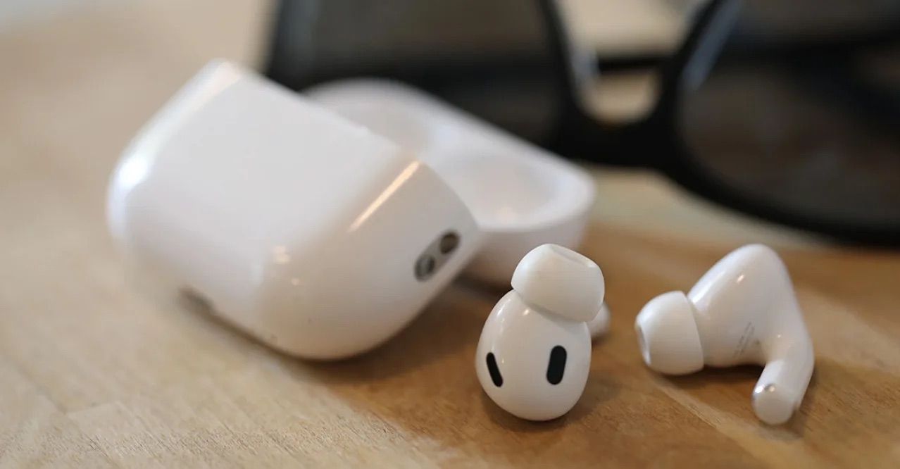 Эйр подс поколения. Apple AIRPODS 2. Apple AIRPODS Pro 2. Apple AIRPODS Pro 2 оригинал. Air pods Pro 1 2.