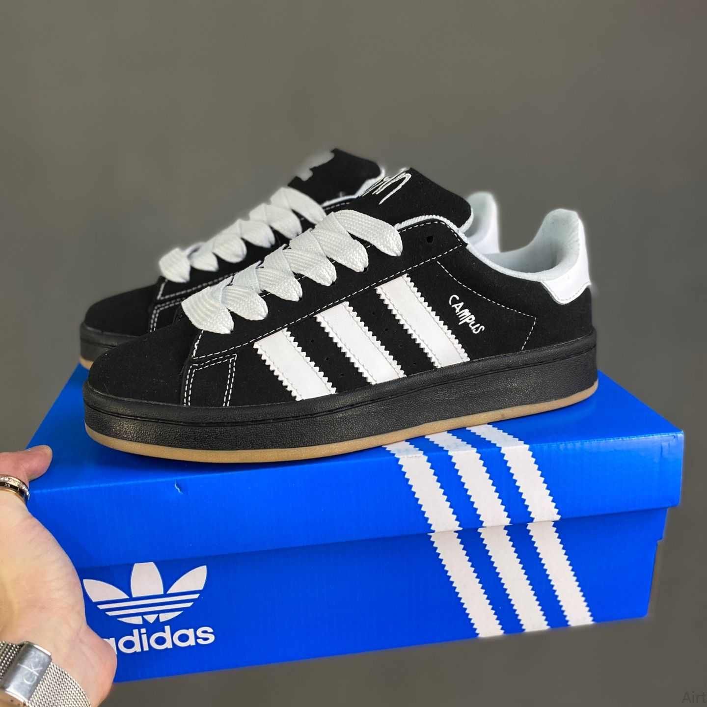 Кроссовки adidas...