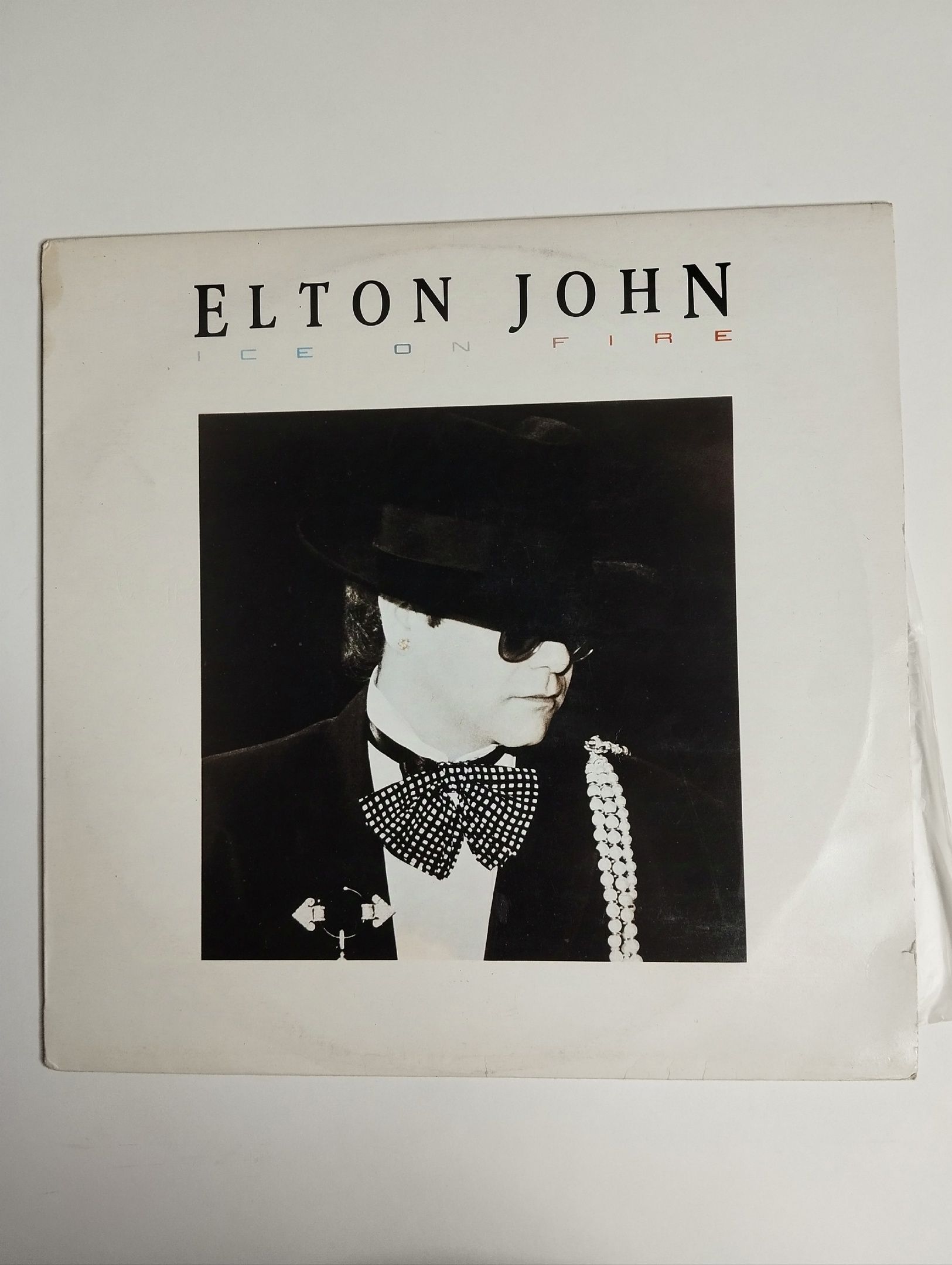 Винтажная виниловая пластинка LP Elton John Ice On Fire (Югославия 1986)