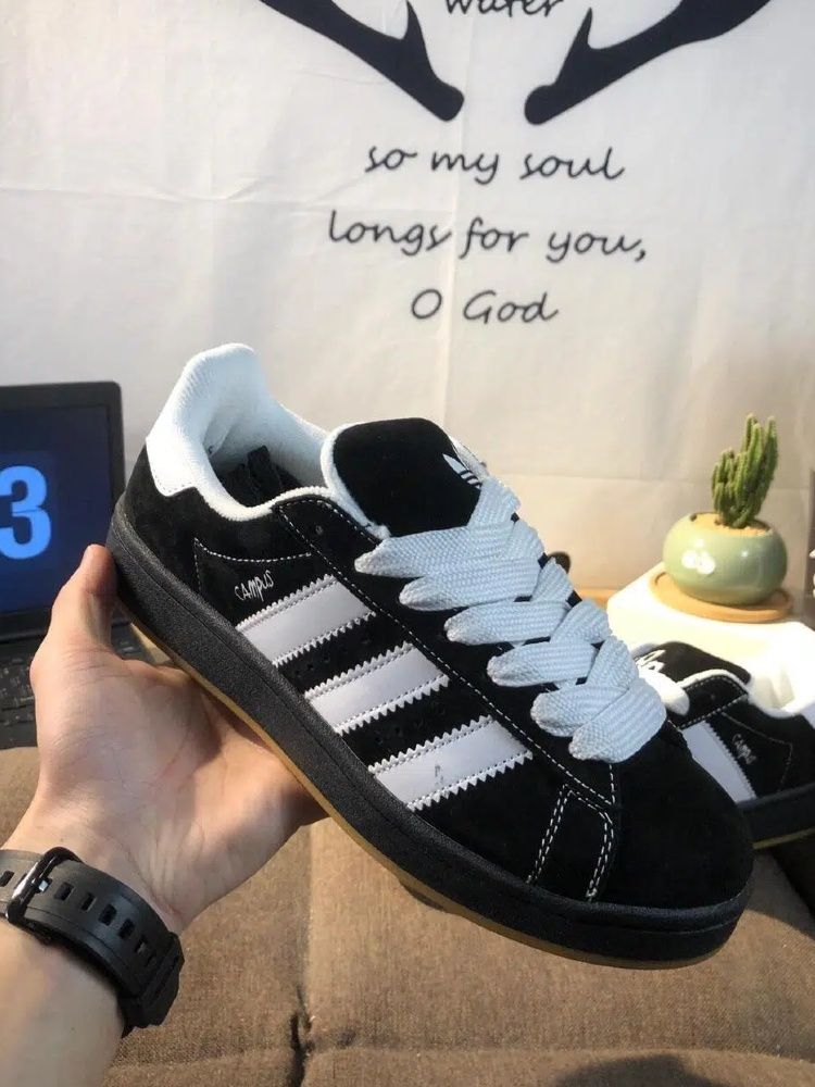Кроссовки adidas...