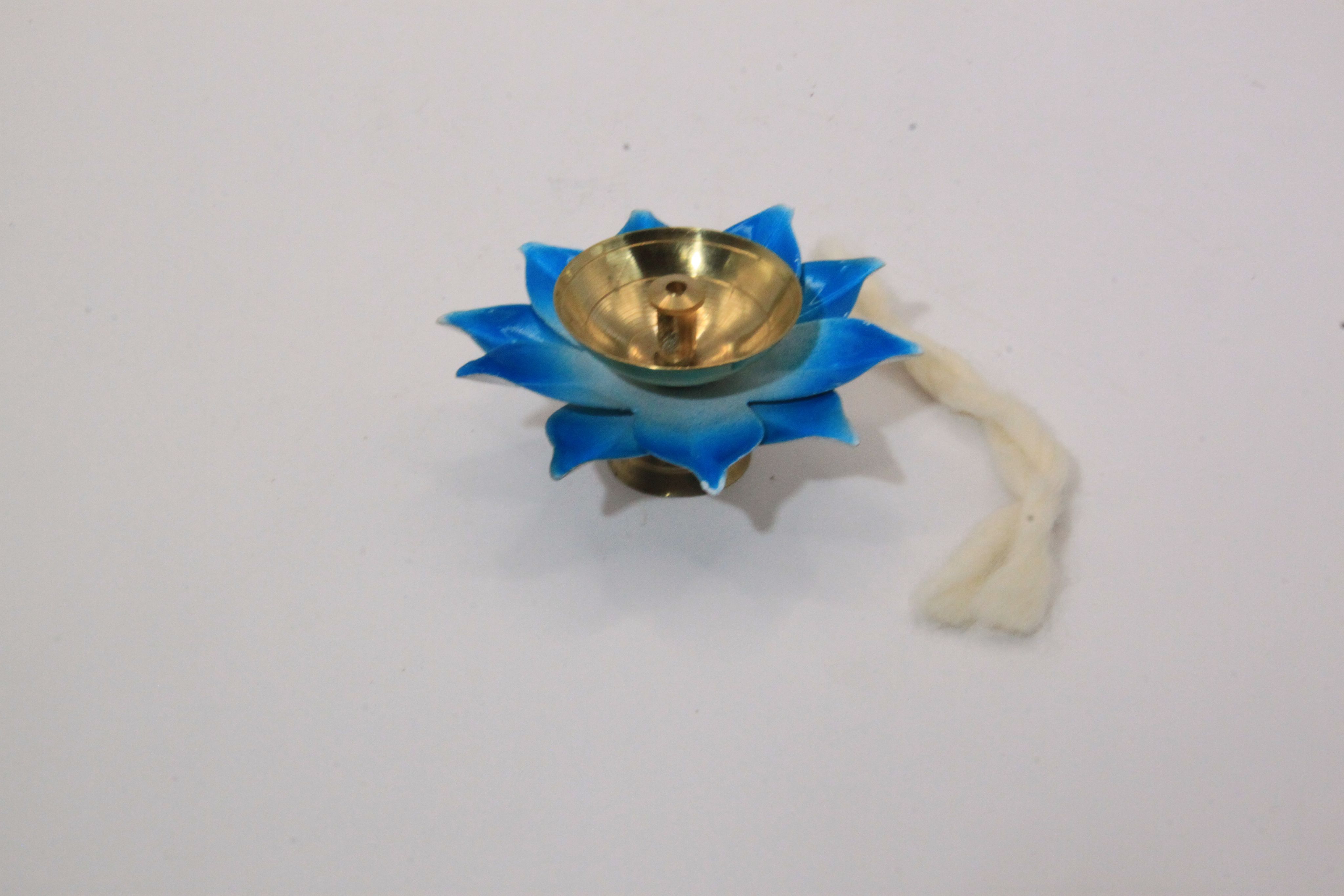 Лампада масляная-дипак, латунь лотос голубой
