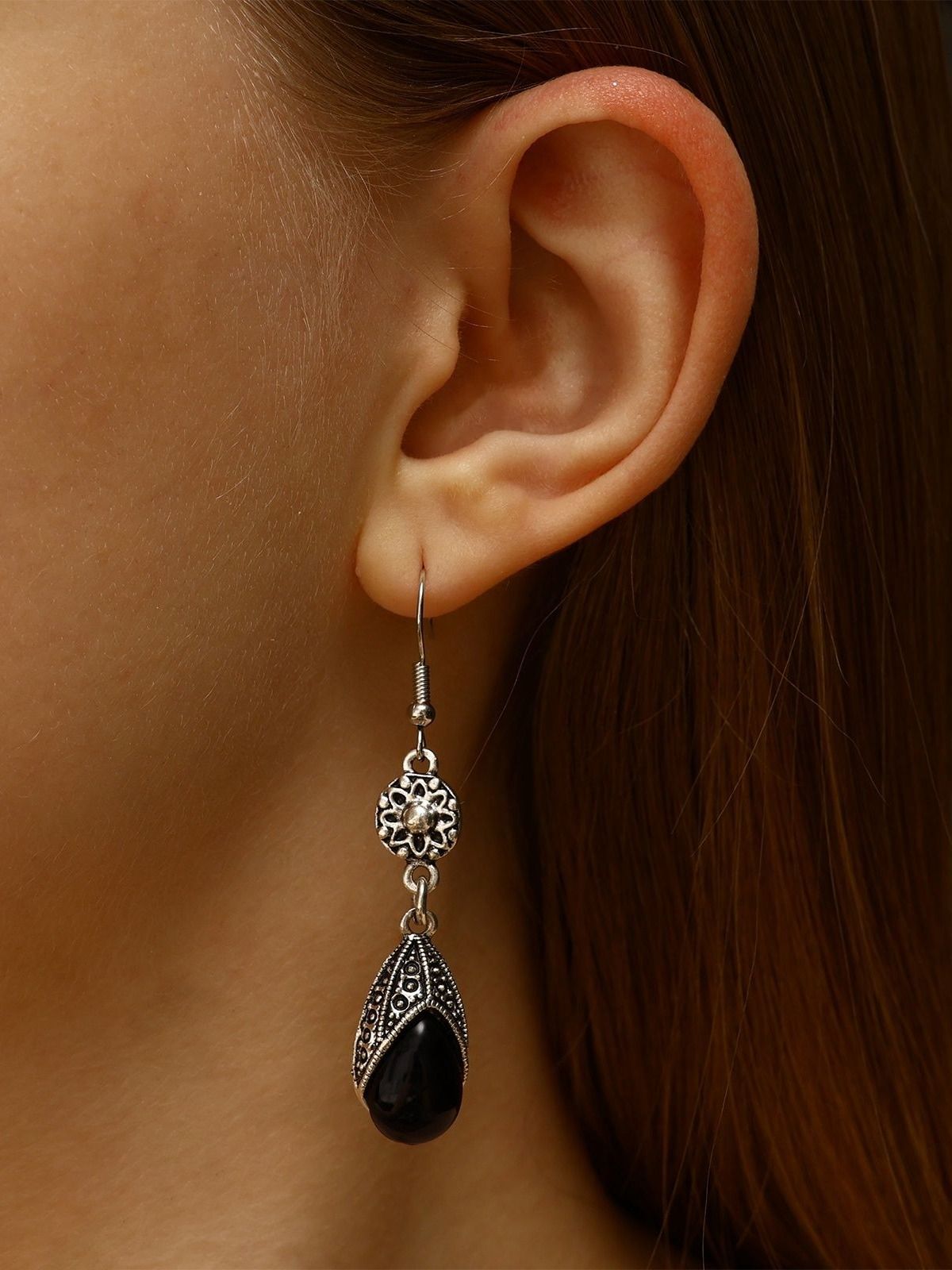 Серьги женские бижутерия со стразами "Капля" изящность, цвет чёрный в чернёном серебре