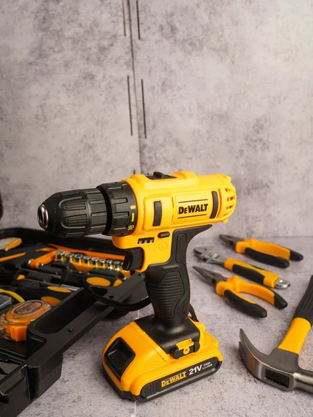 Шуруповерт DeWalt 21В с большим набором2, От аккумулятора, 21 Вт ...