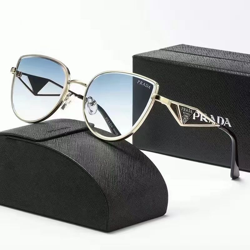 Prada Очки солнцезащитные...