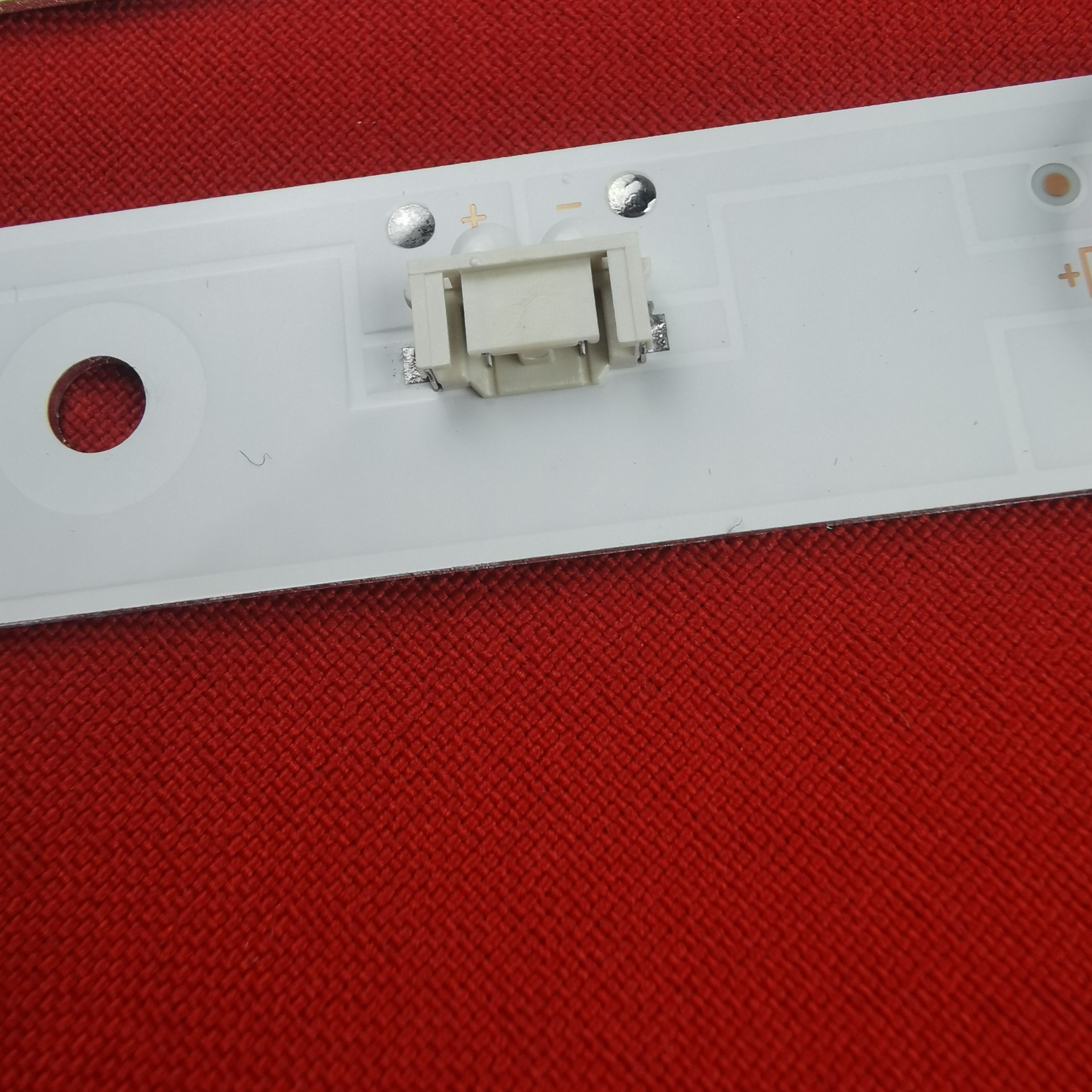 Подсветка для FLTV-32B100 32LES76T2 32LES80T2 TF-LED32S27T2; CRH-A323030020759HREV1.0