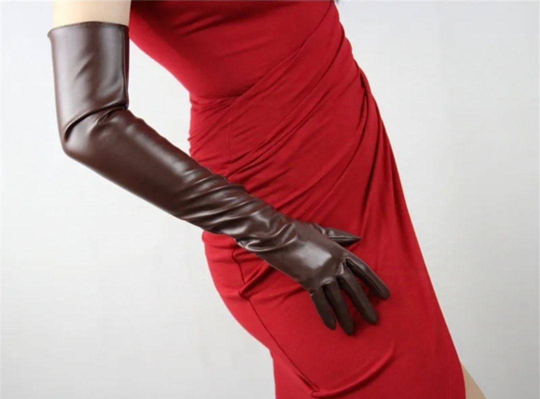 Перчатки женские длинные. Длинные перчатки выше локтя. Кожаные перчатки до локтя. Черные бархатные перчатки. Перчатки атласные длинные.