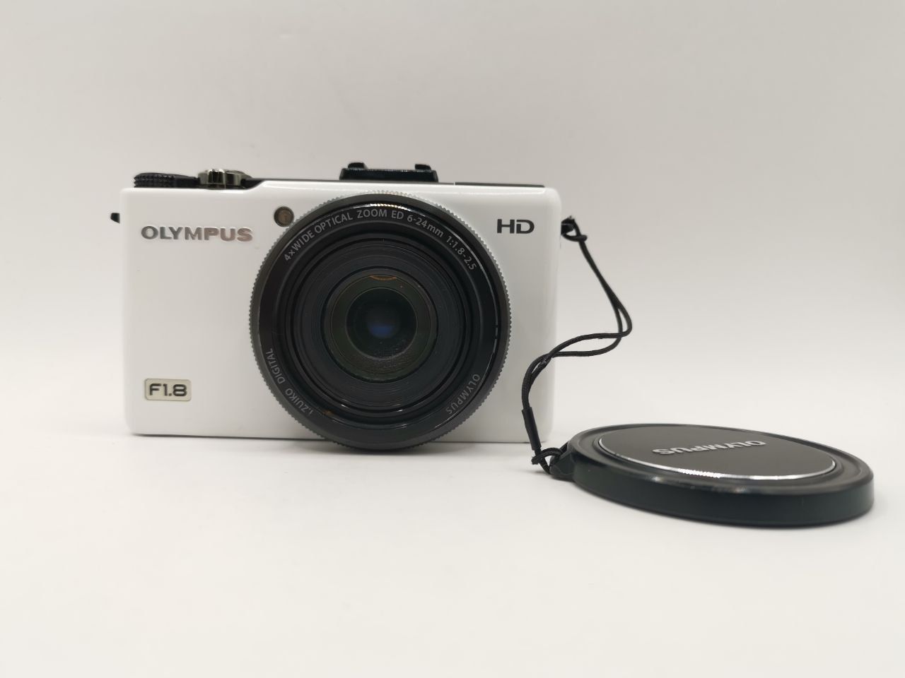 Фотоаппарат Olympus X-Series XZ-1 white реставрация