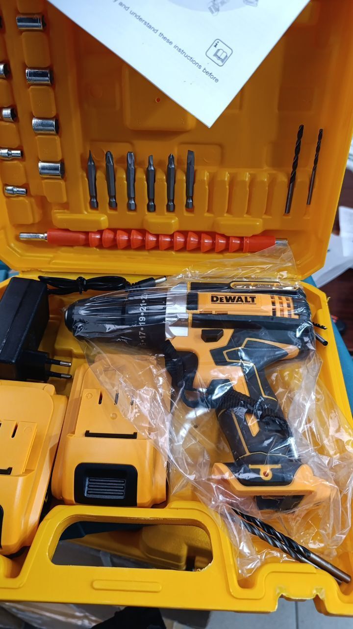 Шуруповерт бесщеточный 18V Аккумуляторный DeWalt