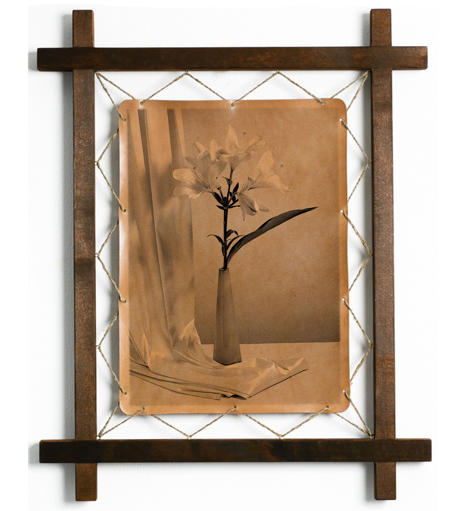 Картина "Лилии в вазе, натюрморт", гравировка на натуральной коже, интерьерная для украшения и декора #1