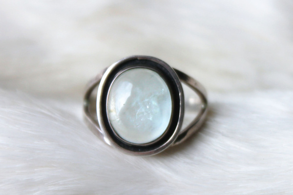 Кольцо с бериллом овальное - купить с доставкой по выгодным ценам в ...